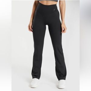 Gymshark ELEVATE FLARED LEGGINGS.